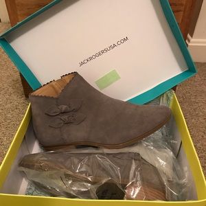 vionic boots dillards